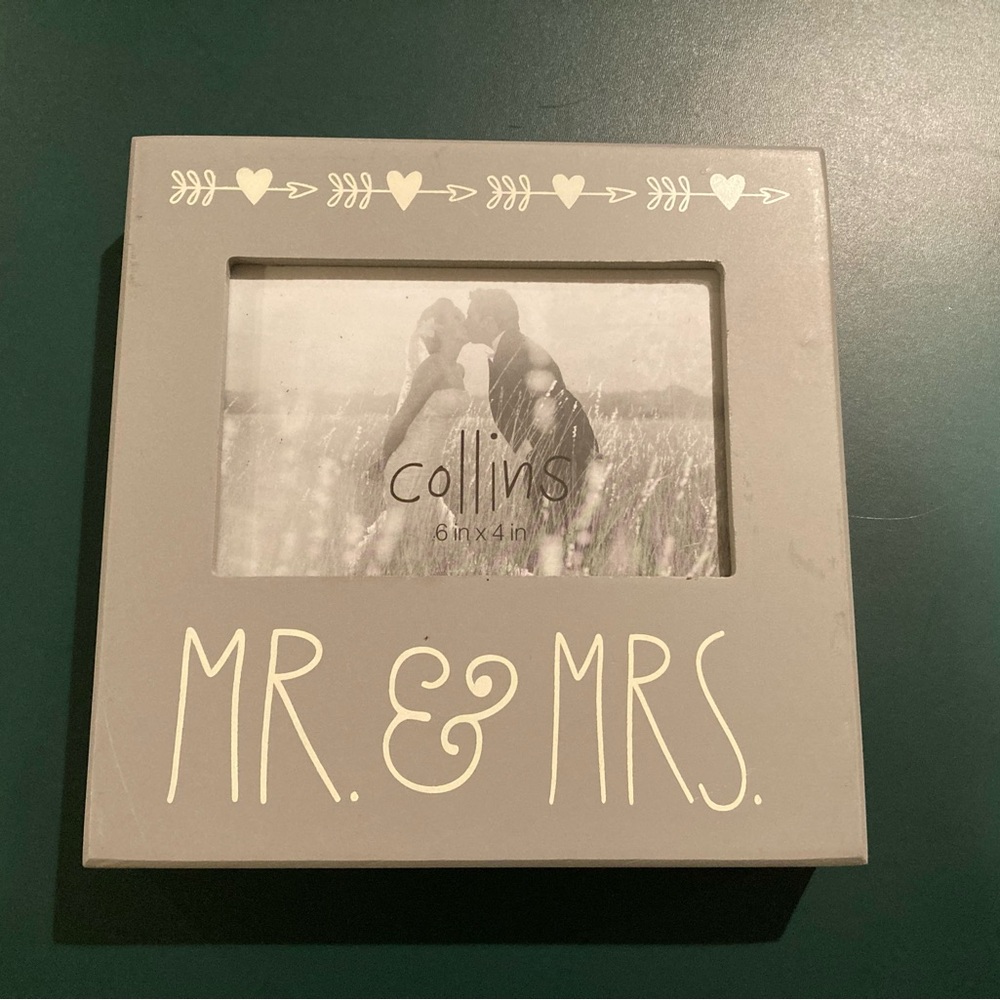 Picture Frame: Gray 'Mr. & Mrs.'